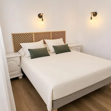 Villa House For 8 People - 4 Bedrooms - - Parking Montluçon