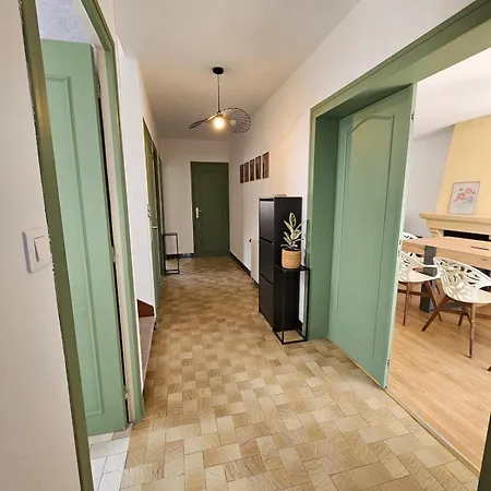 Villa House For 8 People - 4 Bedrooms - - Parking Montluçon