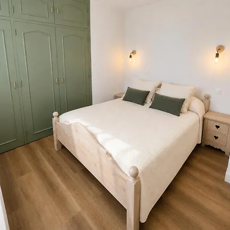 Villa House For 8 People - 4 Bedrooms - - Parking Montluçon