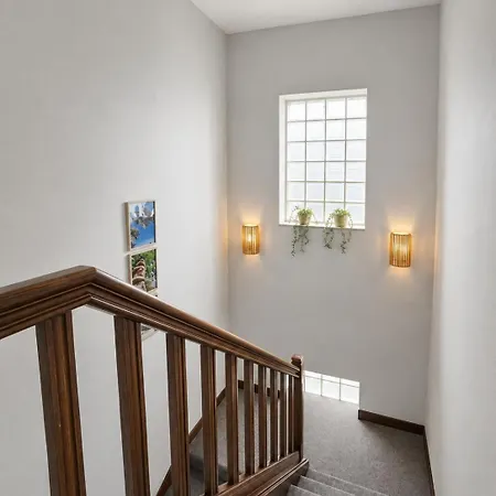 Villa House For 8 People - 4 Bedrooms - - Parking Montluçon