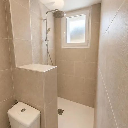 House For 8 People - 4 Bedrooms - - Parking Villa *