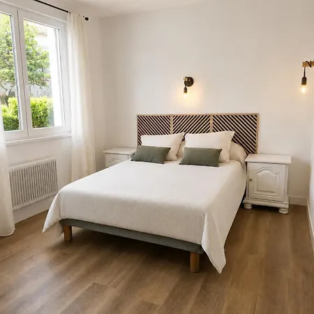 House For 8 People - 4 Bedrooms - - Parking Villa Montluçon